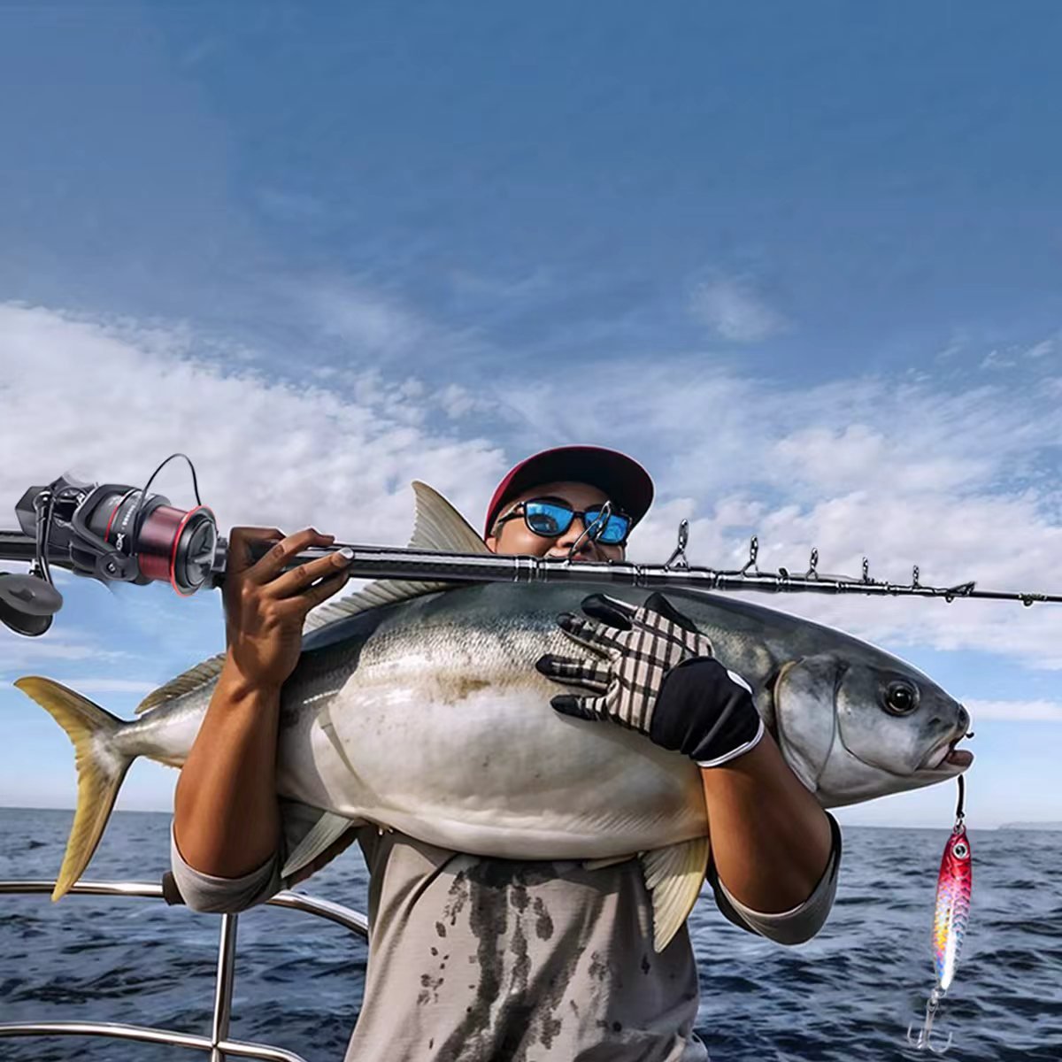 Saltwater Spinning Fishing Rod – 10kg Drag, Compact Carbon Fiber | Traverseon - 6.9 ft